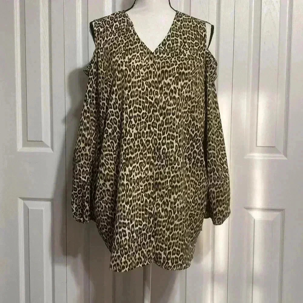 Chicos animal print button down blouse shirt top